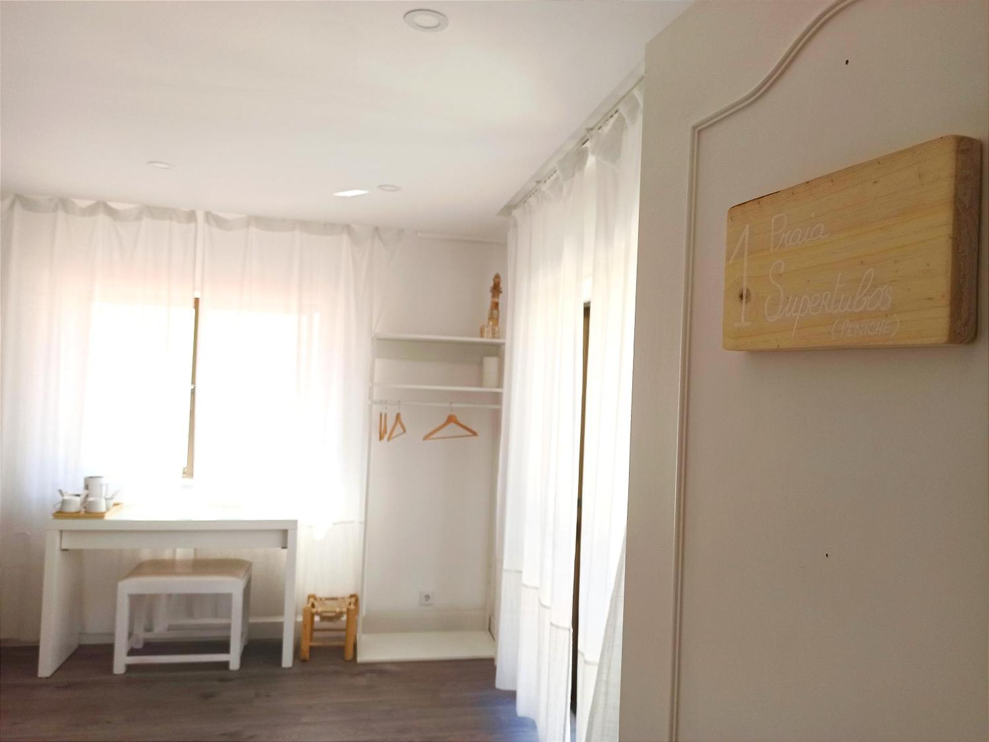 Supertubos House Peniche Bed and Breakfast Atouguia Da Baleia Rum bild